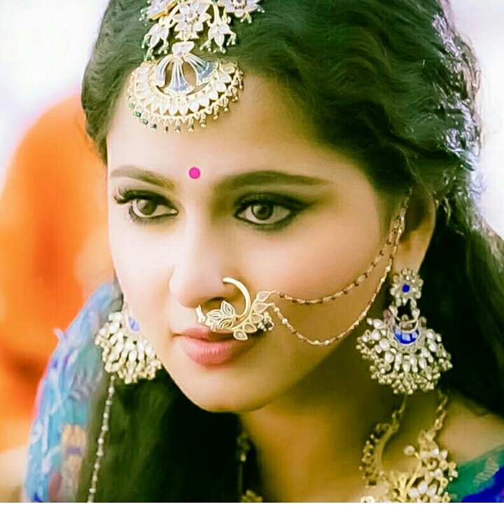   Happy birthday anushka shetty 