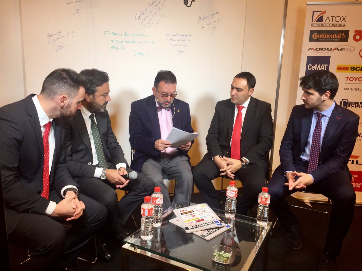 Palibex's tweet photo. Ya ha comenzado la entrevista sobre #paletería de @CdeLogistica en el set de #EspacioAbierto de #LOGISTICS2017 https://t.co/Z0JMVs0OP7