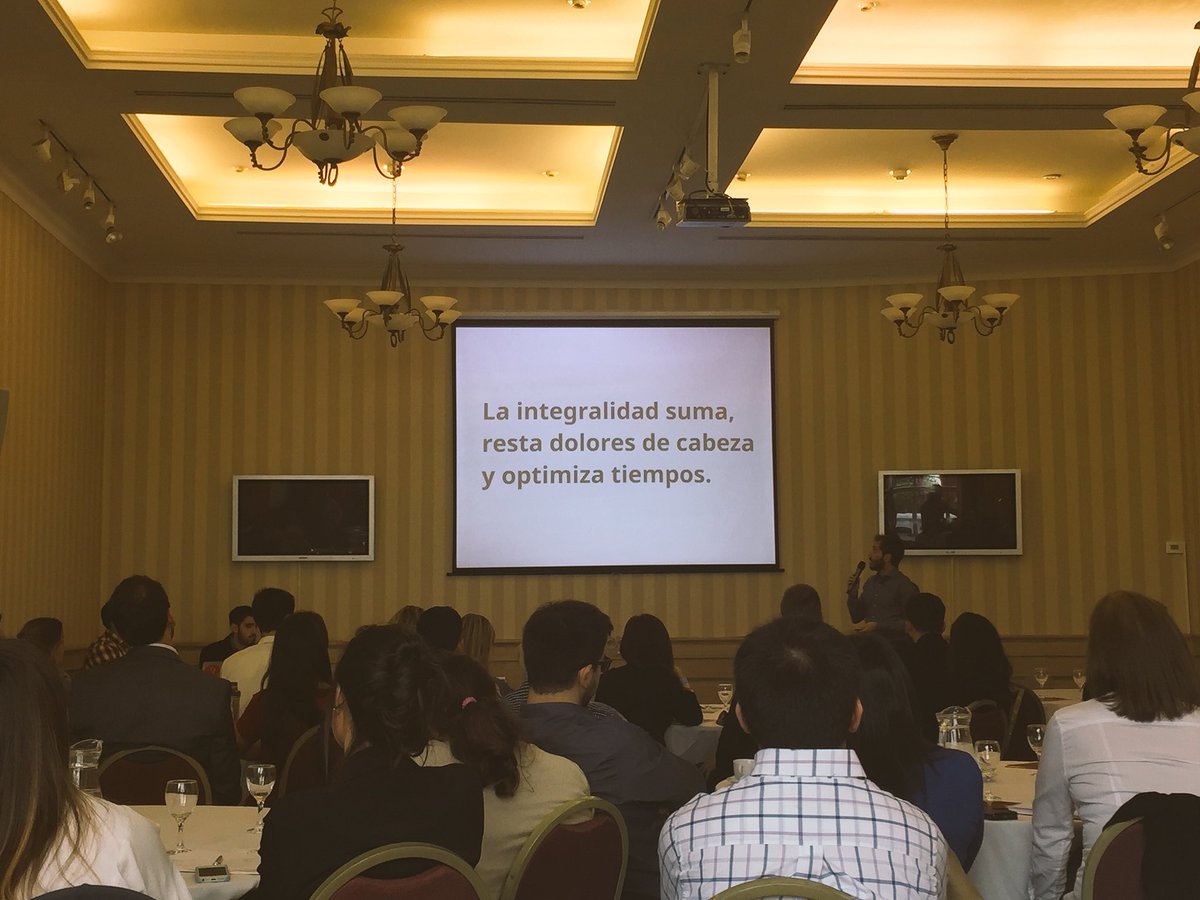 PIMOD_COM's tweet photo. “Las estrategias integrales, cada vez más tienen un corazón digital” Palabras de @Pablobuela en el #TrainingBreakfast https://t.co/Fm0Pibd5k4