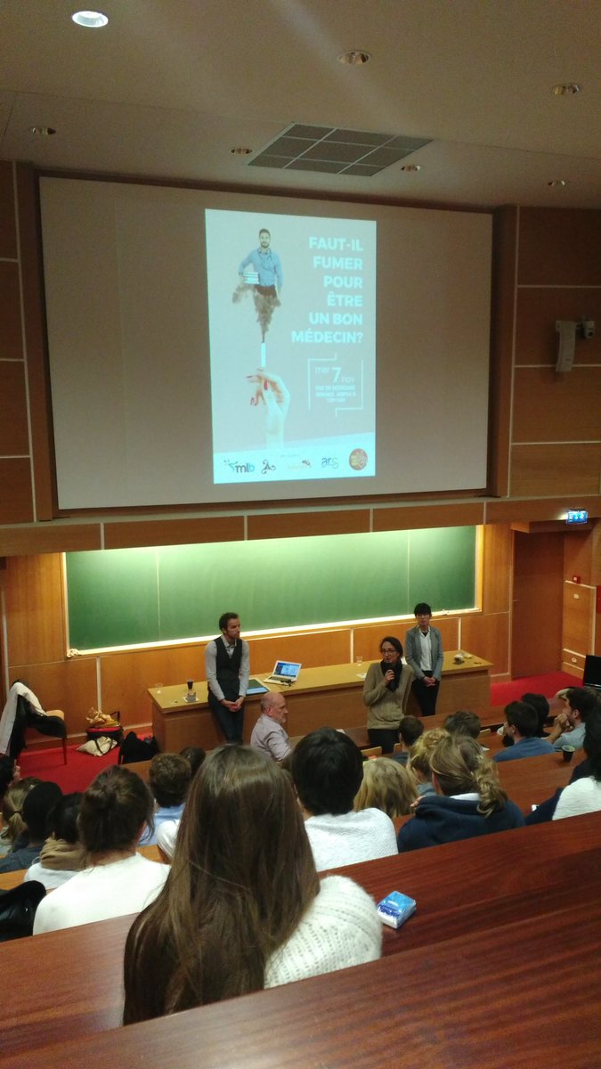Conférence in progress à la fac de médecine de Rennes <a href="/AaemrRennes/">AAEMR</a>  <a href="/Mois_sans_tabac/">#MoisSansTabac</a> Faut-il fumer pour être un bon médecin?