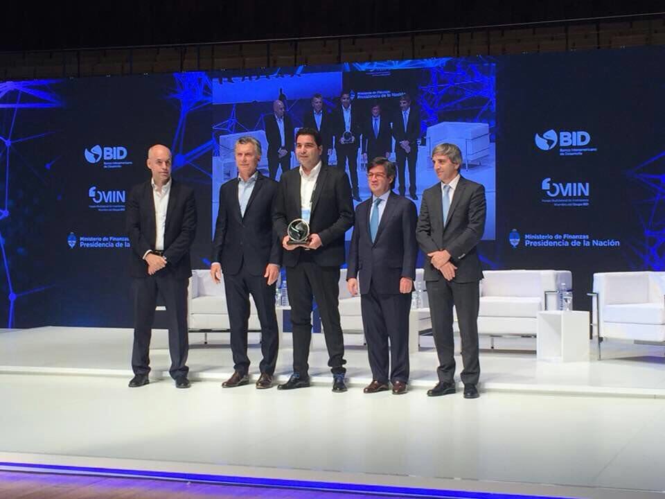 IafisGroup's tweet photo. Premio FINC entregado el lunes pasado por el Señor Presidente de la República Argentina, Ing. Mauricio Macri en el FOROMIC. https://t.co/6V4NsJOu8Z