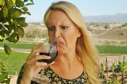NatalieMacLean's tweet photo. Urgent Request: I need a corked #wine for TV in Toronto - I won't show label (poured in glass ;) Can you help me pls? https://t.co/avjeQYOgpE