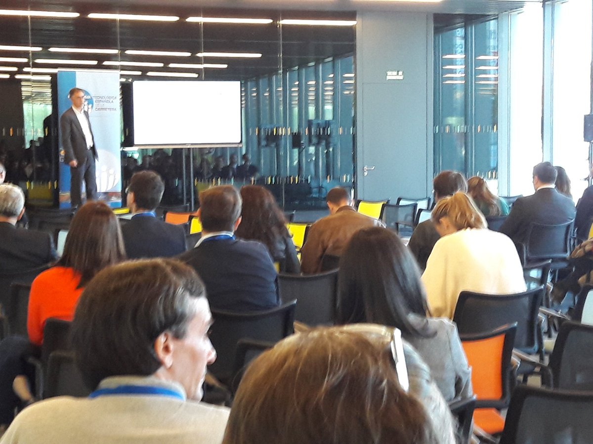 PabloHyam1's tweet photo. Ci3 en innovacarretera 2017 https://t.co/tFI8kmYJPk