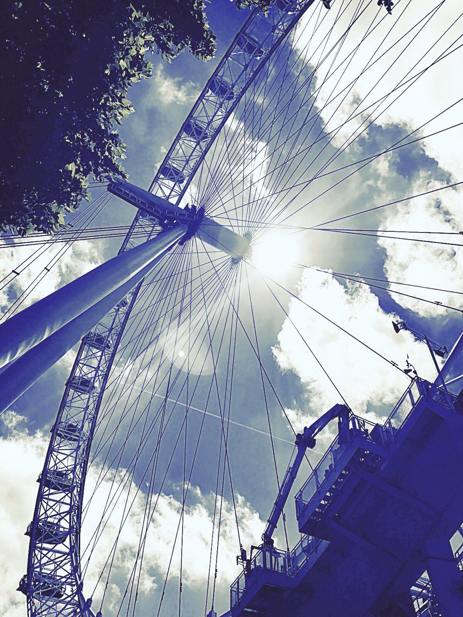 visitlondon's tweet image. Ending today's #Londonin4 with these magical pics by @SteffsuzetteE. 
Keep sharing &amp;amp; we'll pick up next Tues!