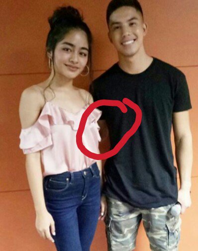icrushyouu1's tweet photo. Soco. kamay ni Tony nasa likod waaah Kilig. 

TONVOREE HappyHearts https://t.co/7mcU6VbleJ