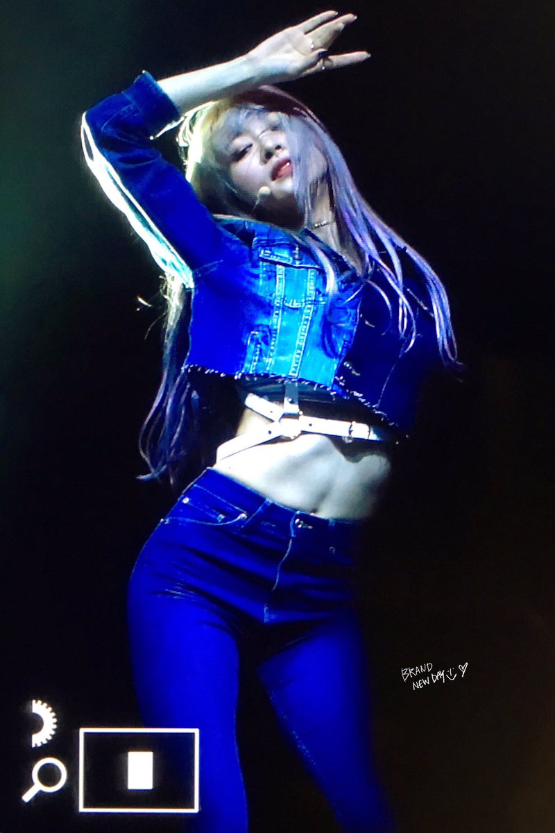 BrandNewDay0501's tweet image. 171107 컴백 쇼케이스 
덜덜덜 대박하자!
#하니 #안희연 #exid #hani