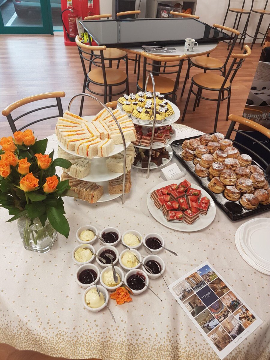 laurazibrant's tweet photo. What a lovely treat! Thanks @harbour_hotels 🍰☕️😋 https://t.co/lTAoazxKwz