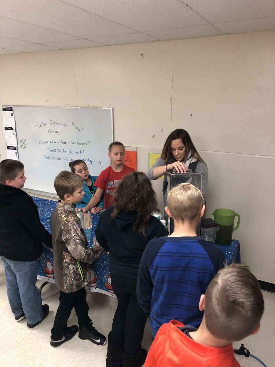 “Teach the teacher” Empower Nutrition making us healthy smoothies! #garfieldgator #onceacard  ❤️