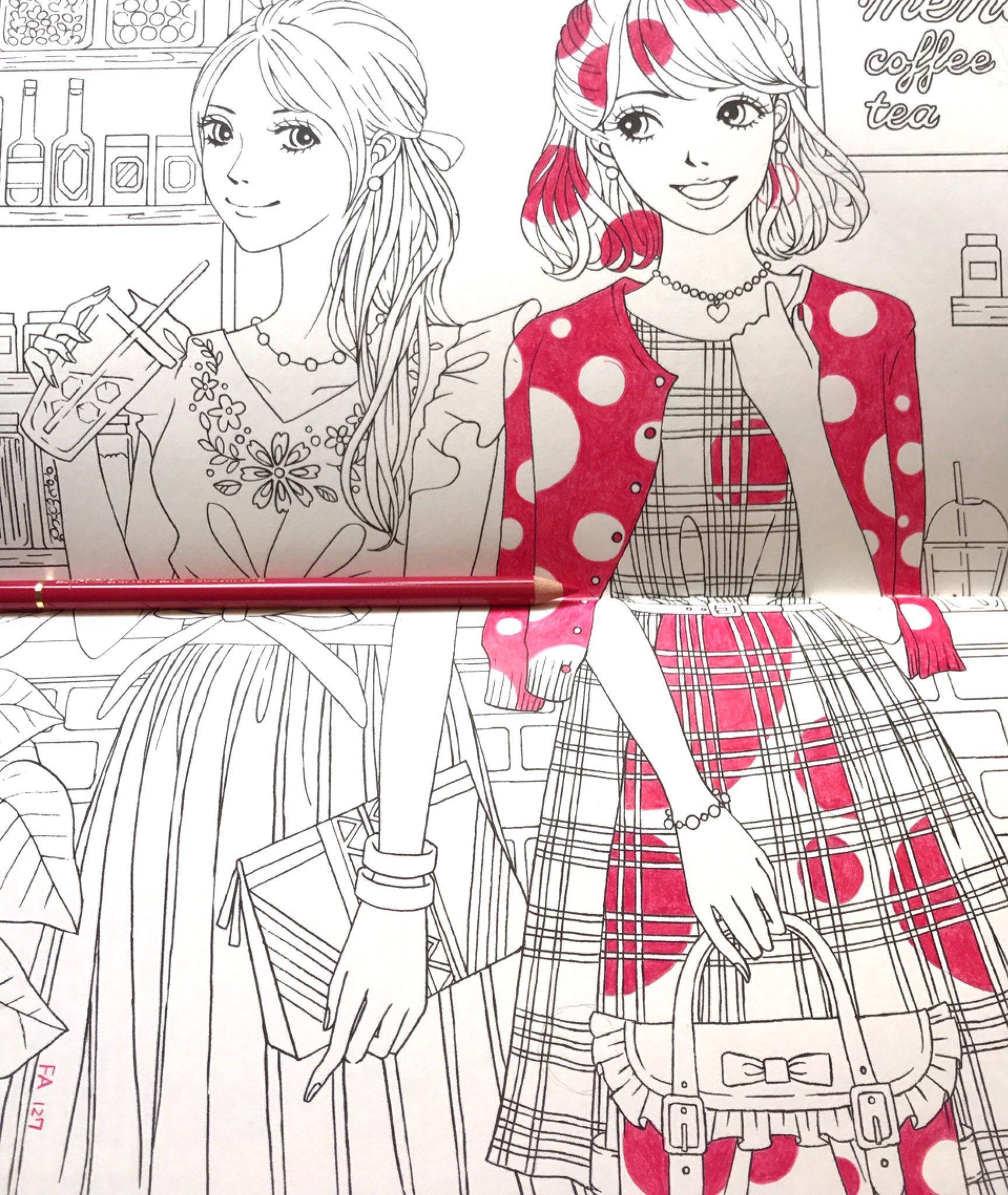 菅原志希 コロリアーティスト 洋服が大好きな私にピッタリの塗り絵ブックが登場 塗り絵 でファッションが体感できる不思議な本 イラストの女の子も可愛くて夢中です T Co Tfsqw0cty5 大人の塗り絵 ビューティフルドレス 世界の美しい服24着