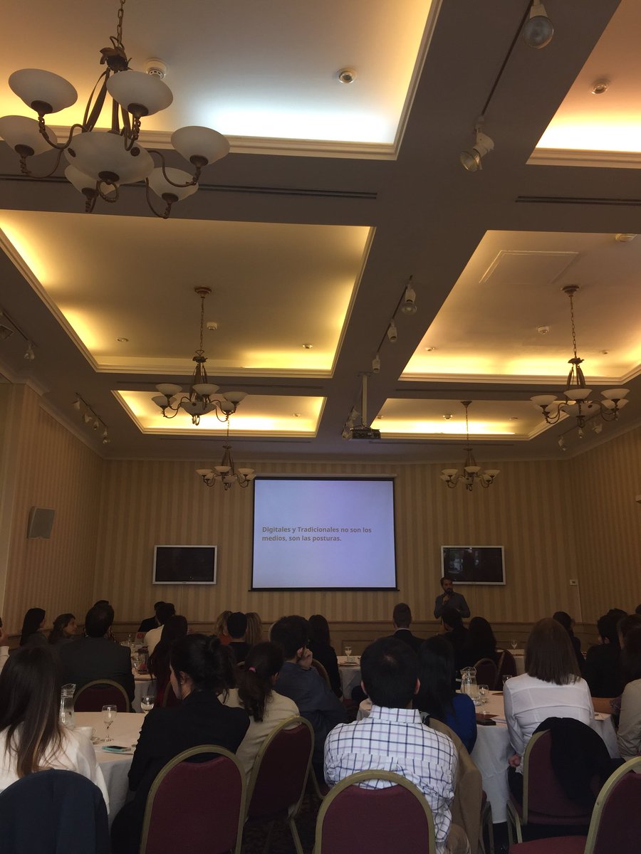 PIMOD_COM's tweet photo. “Digitales o tradicionales no son los medios, son la posturas” @Pablobuela tomó el micrófono en el #TrainingBreakfast https://t.co/KhQ7ekL3Eu