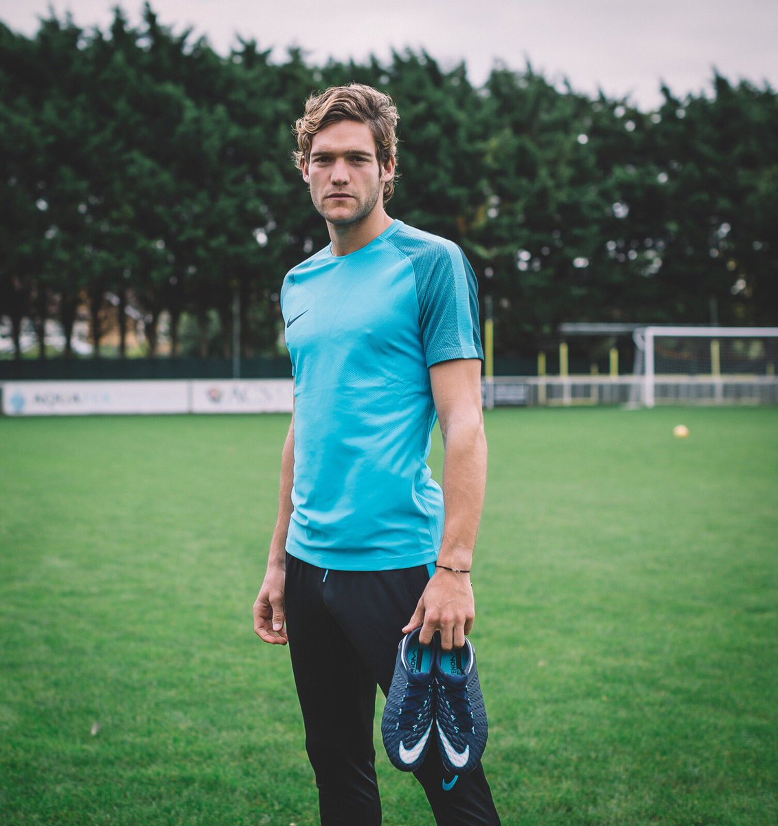 marcosalonso03's tweet photo. #PLAYICE #HYPERVENOM @nikefootball  

https://t.co/FxiHYG0E2w https://t.co/Fw1uMDna3E