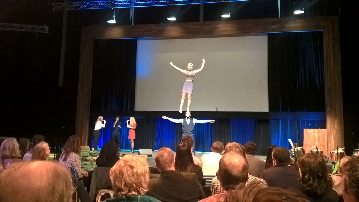 Spectaculaire opening van de onderwijsdagen  in Rotterdam. #OWD17