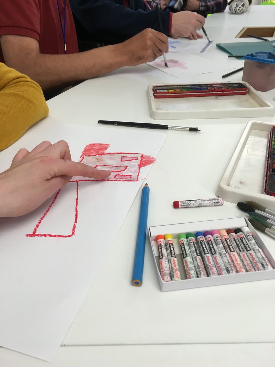 KimGlassby's tweet photo. A wonderful morning exploring @LeedsArtGallery with our Bramley Fulfilling Lives @artlinkwestyork group @freelancedrama https://t.co/QspPb2JLAy