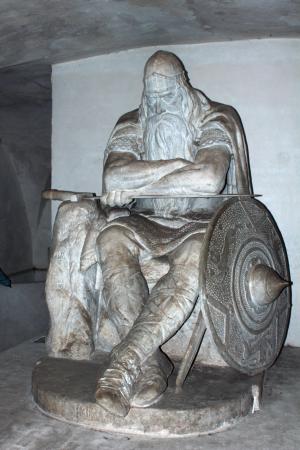 Twitter पर ツァイ 城の地下にはホルガー ダンスク シャルルマーニュ十二勇士の一人オジェ ル ダノワの別名 像があり 城の危機のは復活してクロンボー城を守るという伝承があるね