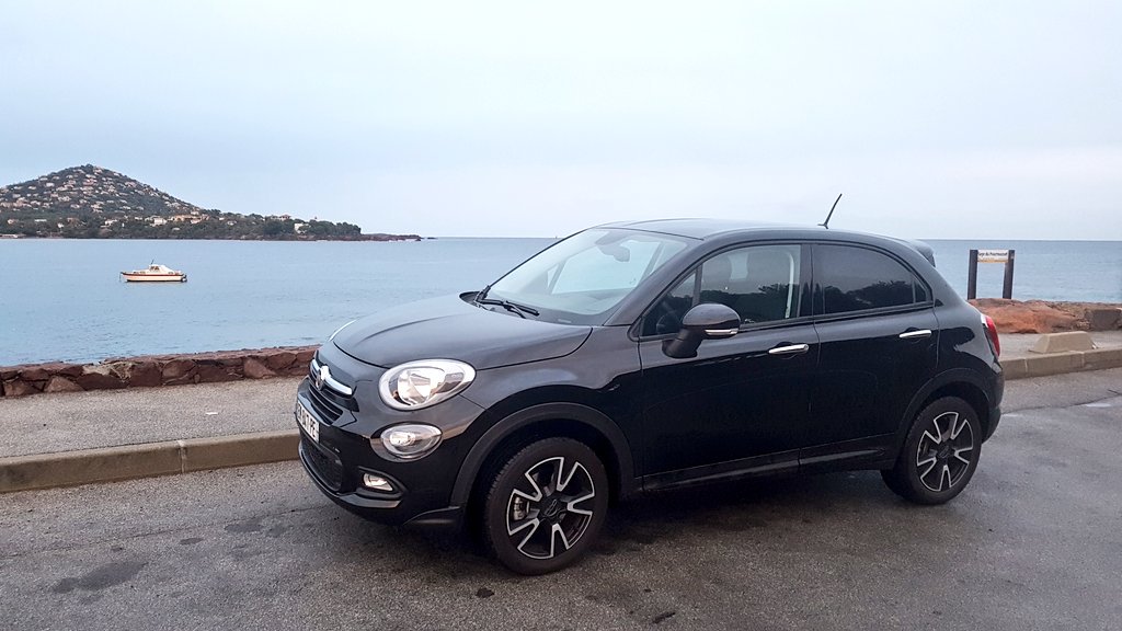 vadrouilleurs's tweet photo. Plutôt sympa de rouler en crossover urbain Fiat #500X sur la #CotedAzur 👍
Pas déçus d'#iDAVIS (TGV @Voyagessncf_bp + voiture @AvisFrance) 😉 https://t.co/oOLFJ1UOOh