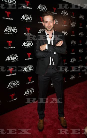 VenenoAnonimo_'s tweet photo. El guapisimo actor @mauriciohenao en la alfombra roja de @SraAcero 😍 #2 https://t.co/gqlD2QDeTr