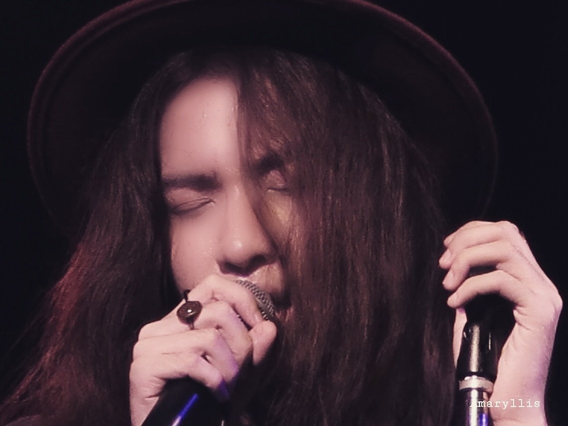 AmaryllisSin's tweet photo. เพลง #Colors [Acoustic] เหมาะกับอากาศเย็นสบายแบบนี้ที่สุด🎧🎶🔊https://t.co/B3f2x3vS4g
#HOMEPOP #sinofficial #whoissin #SIN # https://t.co/UVSOM9yW3m