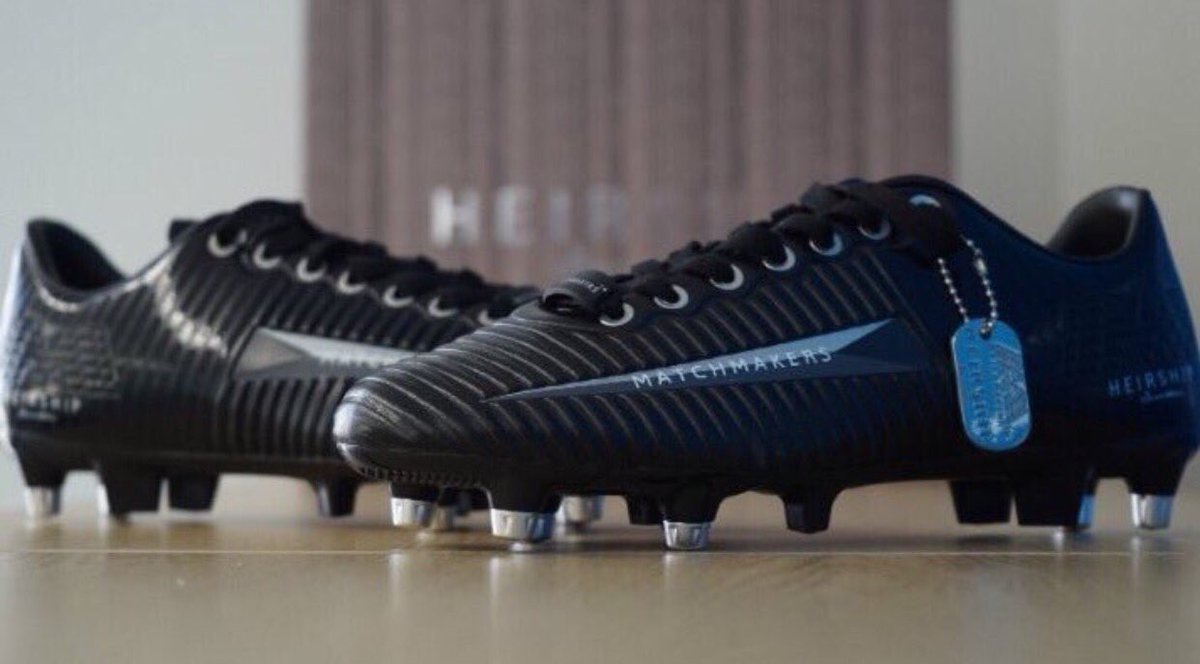 SoundElevenStef's tweet photo. #stylomatchmakers #heirship17 #mixstud #softground #footballboots #soccercleats #blackboots #proboots #h17 #newboots #bootdeal #dm #soccer https://t.co/dtv5pp5SRY
