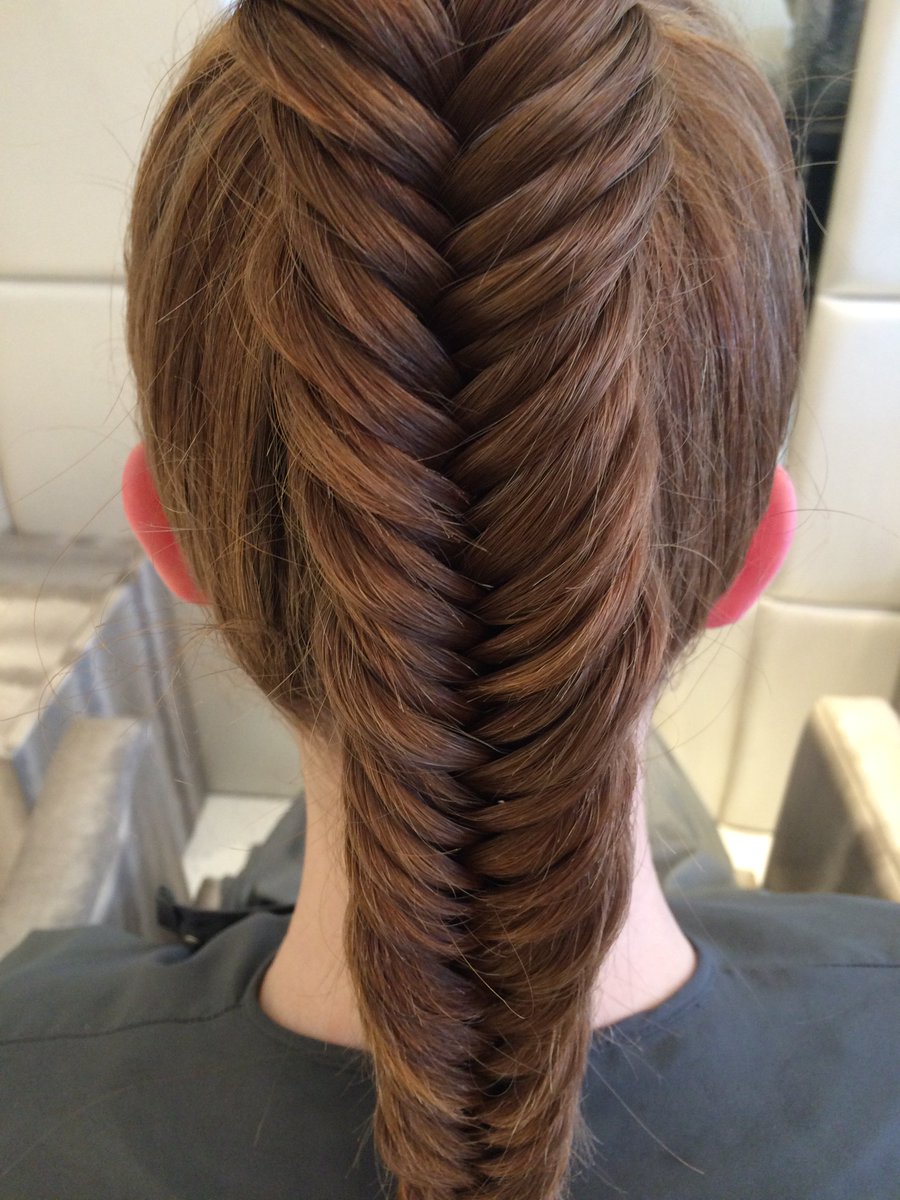 blo_bar's tweet photo. 🥂Heres to flawless braids. #blo_bar #buckhursthill #essex L'Oreal Professionnel Philip Kingsley #plaits #braids #nightout #braidme #styleme https://t.co/i3eNplGDIM