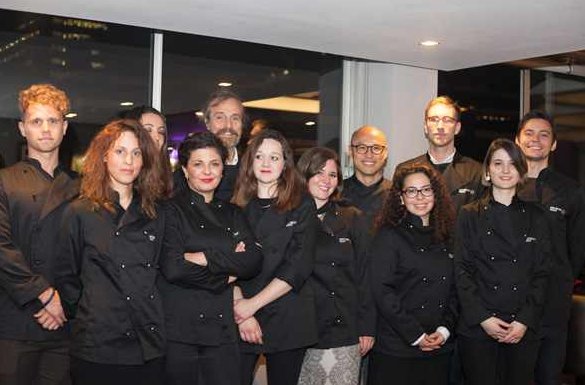 demagazine's tweet photo. London #Architects become #chefs for one evening #ArchichefNight https://t.co/JqtnCVmpua #food #design #architecture #creative #archichef https://t.co/xgNGjjRpkg