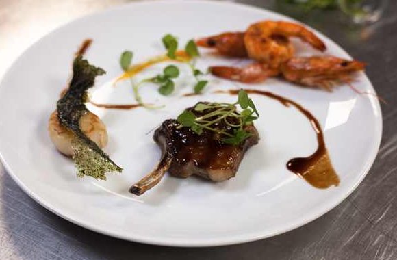 demagazine's tweet photo. London #Architects become #chefs for one evening #ArchichefNight https://t.co/JqtnCVmpua #food #design #architecture #creative #archichef https://t.co/xgNGjjRpkg