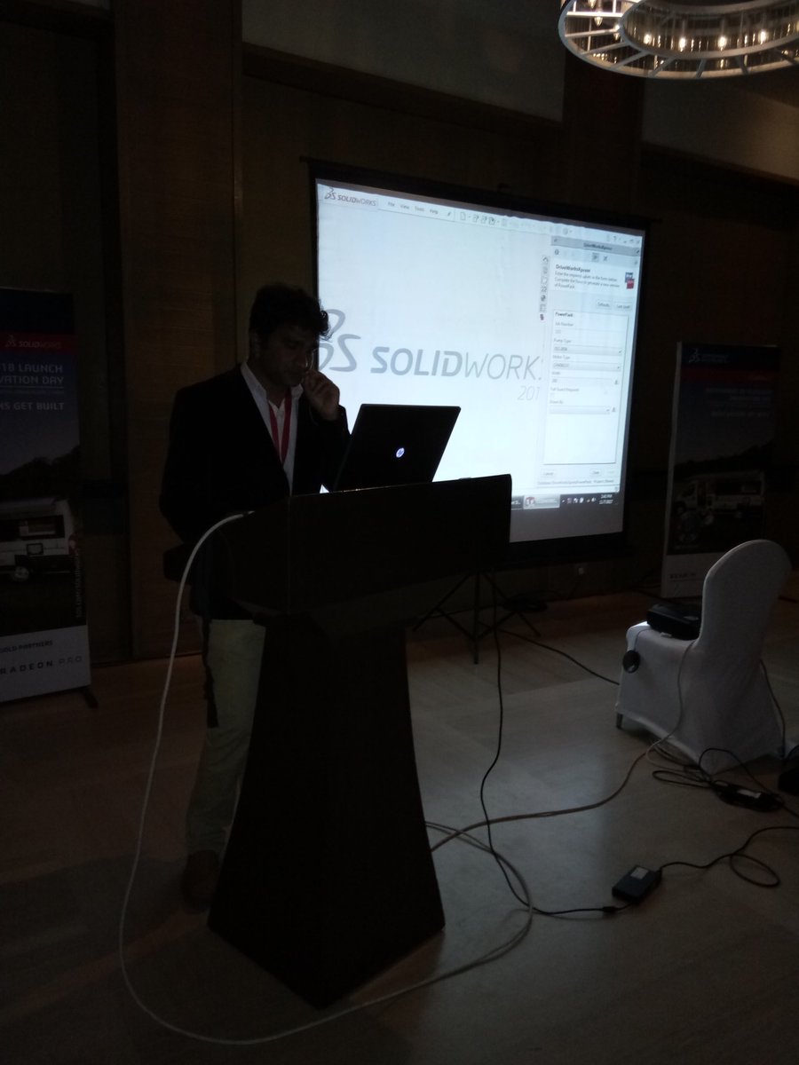 HarshUpasan's tweet photo. Track 3: Design Automation inside SOLIDWORKS. By Mr. Madhusudhan. 

#SWLAUNCH18
#SOLIDWORKS2018
@BEACON_India 
@SOLIDWORKSIndia https://t.co/QGsUkIsZ0J