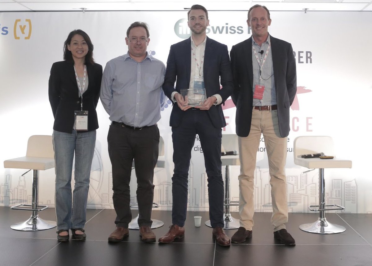 RozChowKoo's tweet photo. @CXAGroup passing the baton to the 2017 Insurance Innovation Award winner TAL #dilive https://t.co/7VqklrHu0D