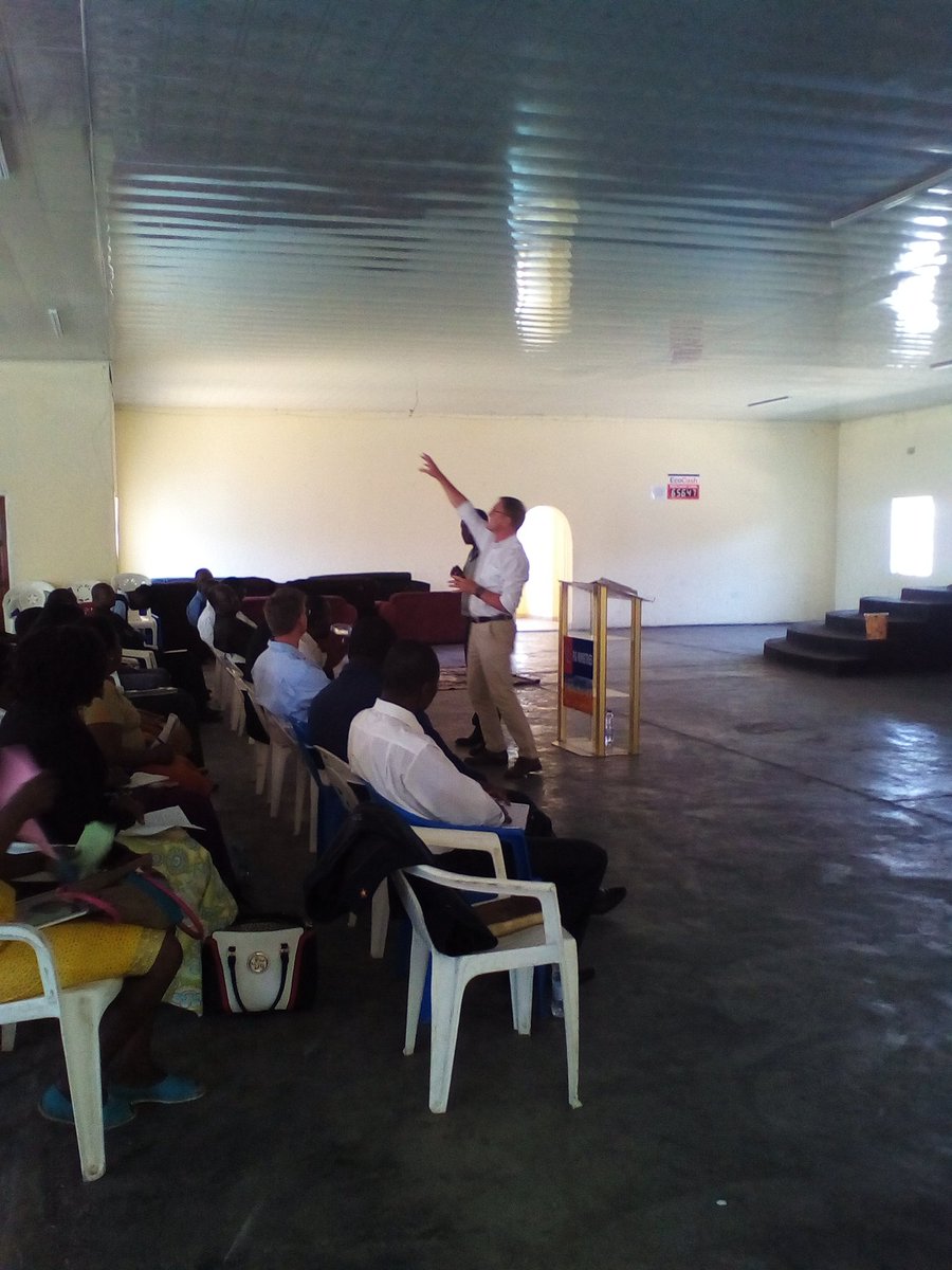iamkhonzani's tweet photo. Brother Len sharing the gospel powerfully in Mabvuko today. A good 1st session we look forward to 2nd #BuildHisChurch https://t.co/A09fIX2Gko