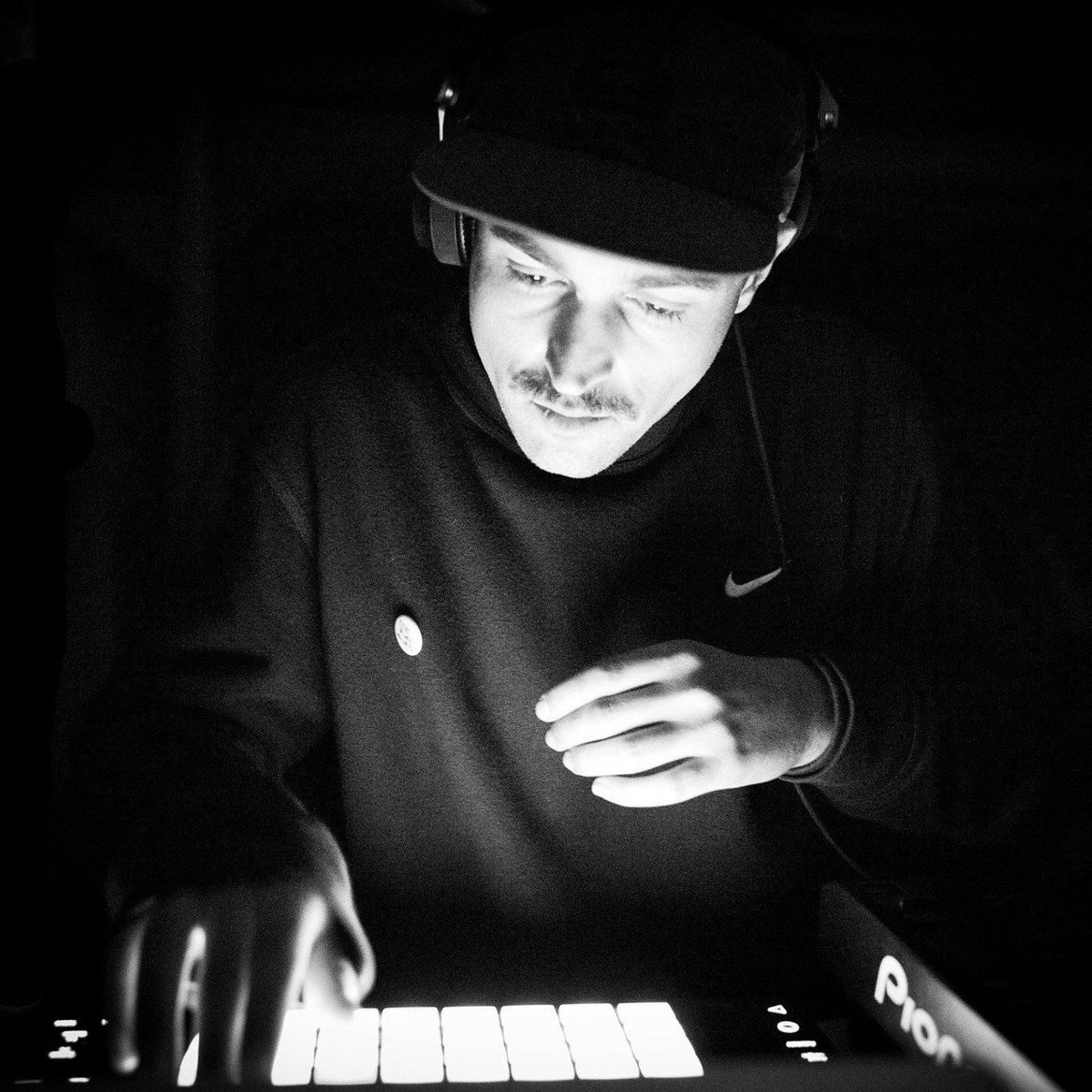 DownLowDisco's tweet photo. TONIGHT | Your weekly fix of future sounds w/ @Sondriomusic @jonnyfaith @DamianovonErcke  | LISTEN TONIGHT 8-10pm https://t.co/7HjWGweHoF https://t.co/T3kzn8XWxu