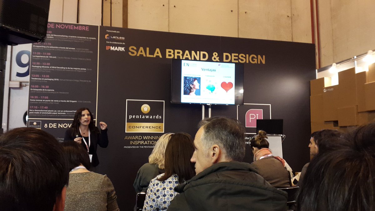 mediospymes's tweet photo. El #copywriting es capaz de transmitir el mensaje que queremos @IsabelGSonline en salón #Empack https://t.co/C5ivAdAa4W