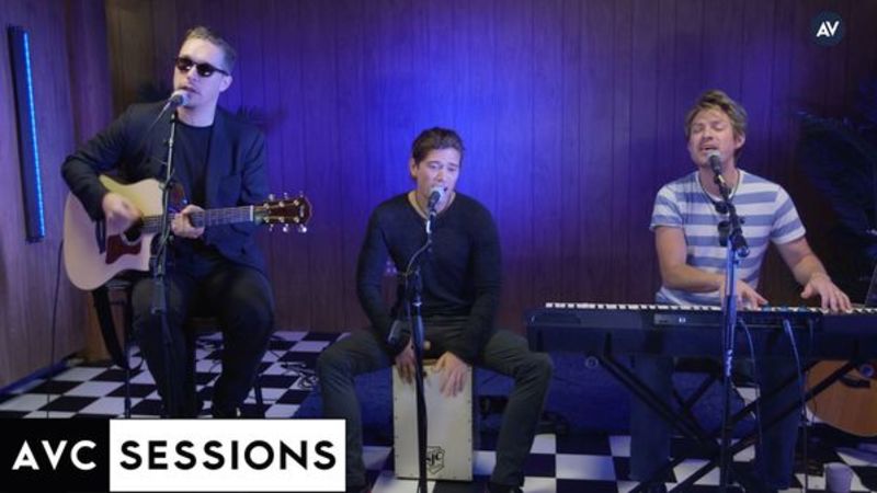 TheAVClub's tweet photo. Hanson kicks off its AVC Session with the lively “Thinking ‘Bout Somethin’” https://t.co/CCtLjJTmeP https://t.co/11JiLcon9F