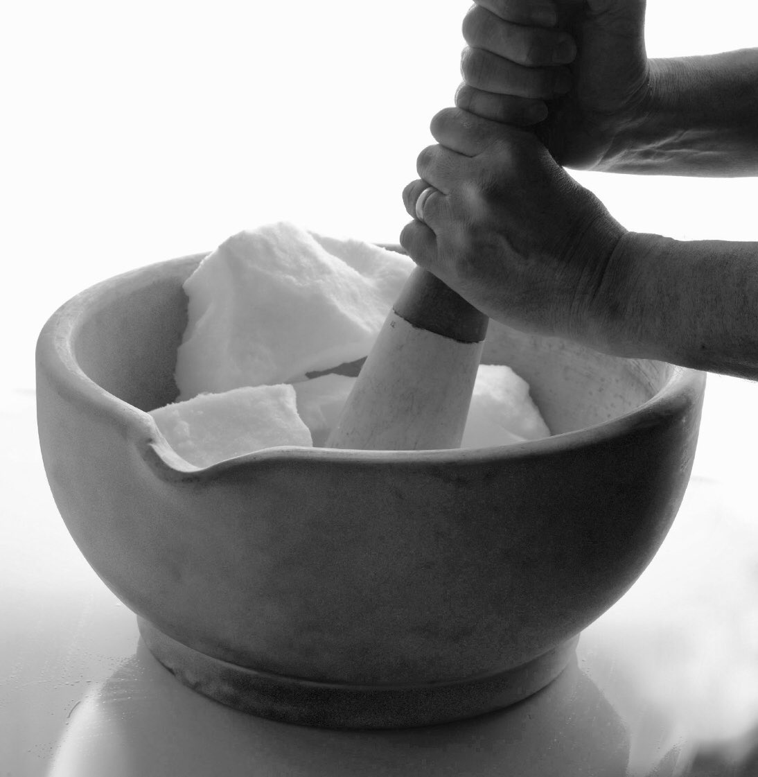 mcchrystalsuk's tweet photo. The alchemist still uses #traditionalmethods for part of the blending process👃💥👌 https://t.co/tc0F5nmFfv