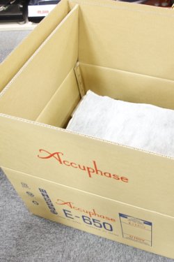 audiounion_ao1's tweet photo. お待たせしました!Accuphaseの新フラッグシッププリメイン、E-650の展示を開始いたしました。E-650、かなり凄いです。600シリーズだけが持つ丁寧な中高域に加え、全くよどみの無い音の立ち上がり。スッと音が出できます。検討されていた方、これは一聴の価値有りです。 https://t.co/efNgXp5X0J
