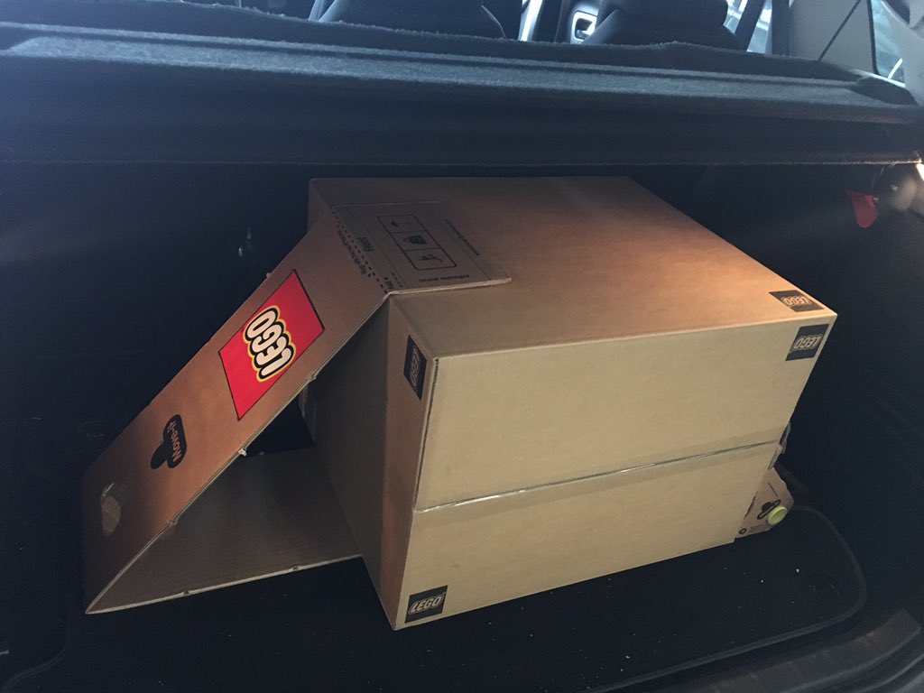 At last captain solo and the falcon are in my cargo hold! @LCC_AFOLs <a href="/BrickRSS/">BrickRSS</a> <a href="/brickset/">Brickset</a> <a href="/brickshowtv/">The Brick Show</a>