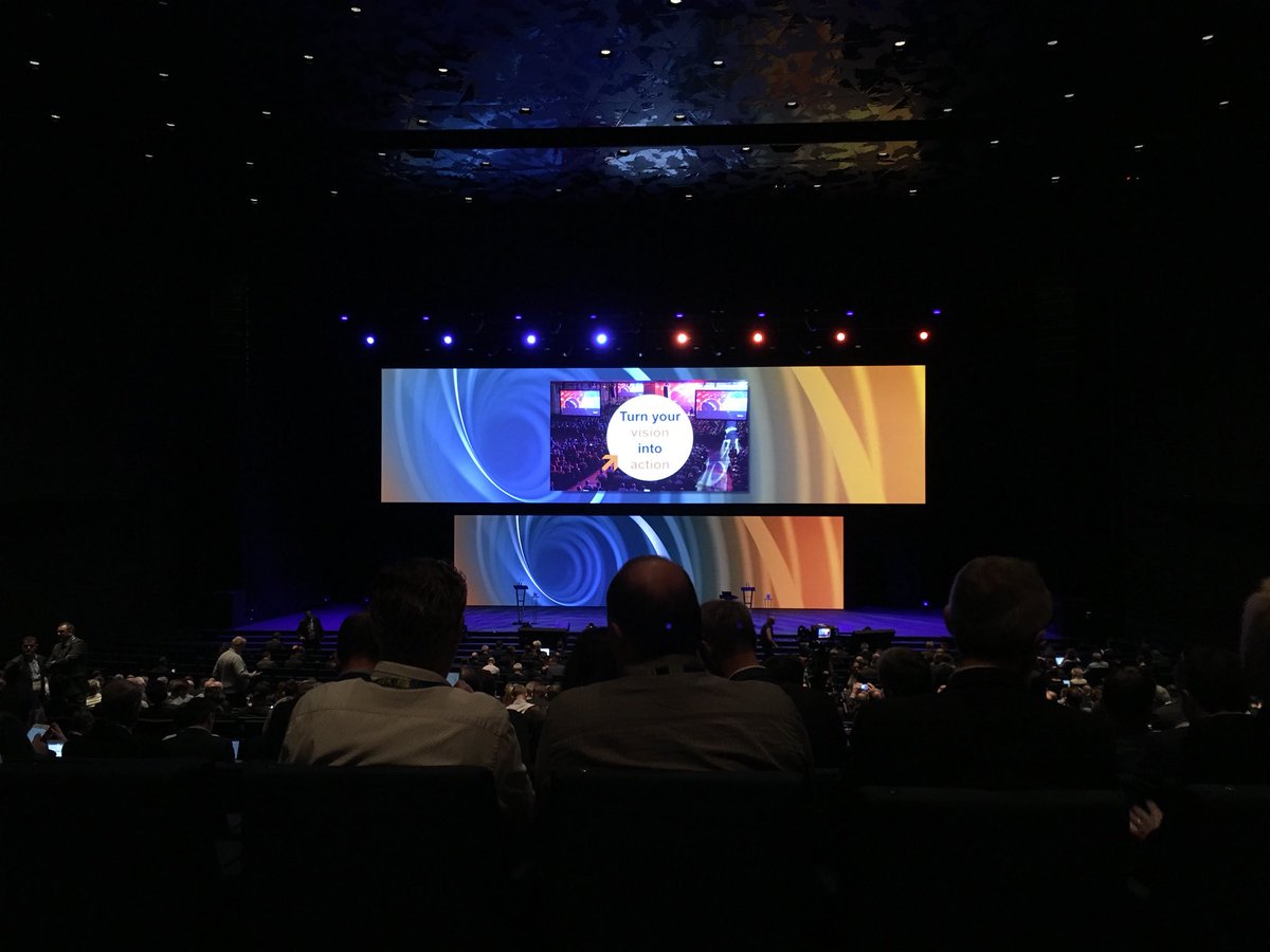 NadiaSmith3's tweet photo. Waiting for #garterpredictions session to begin #GartnerSym https://t.co/M0LFpty54a
