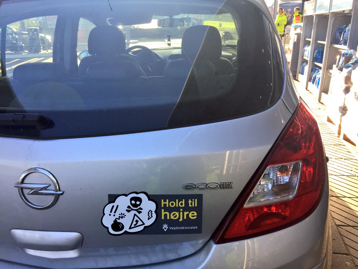 MarianneSteff's tweet image. Man bliver SÅ glad når bilerne  suser ud fra rastepladsen med @vejdirektoratet magnet bag på #Holdtilhøjre #dkpol #dktrp #dktrafikinfo
