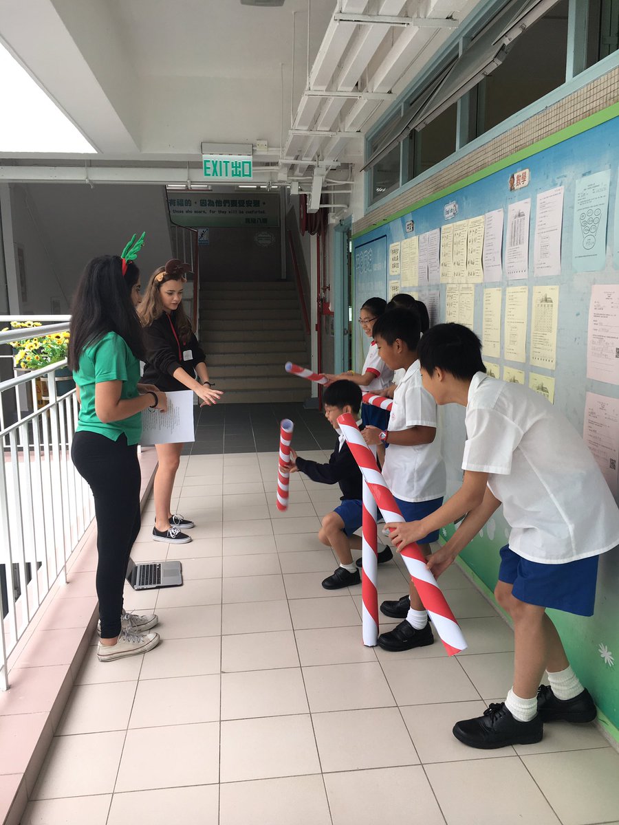 pakyuen1's tweet photo. Horizon Week Day 2 - local primary school service. #wis_hk #wis_hw17 https://t.co/aFHr7vXb4E
