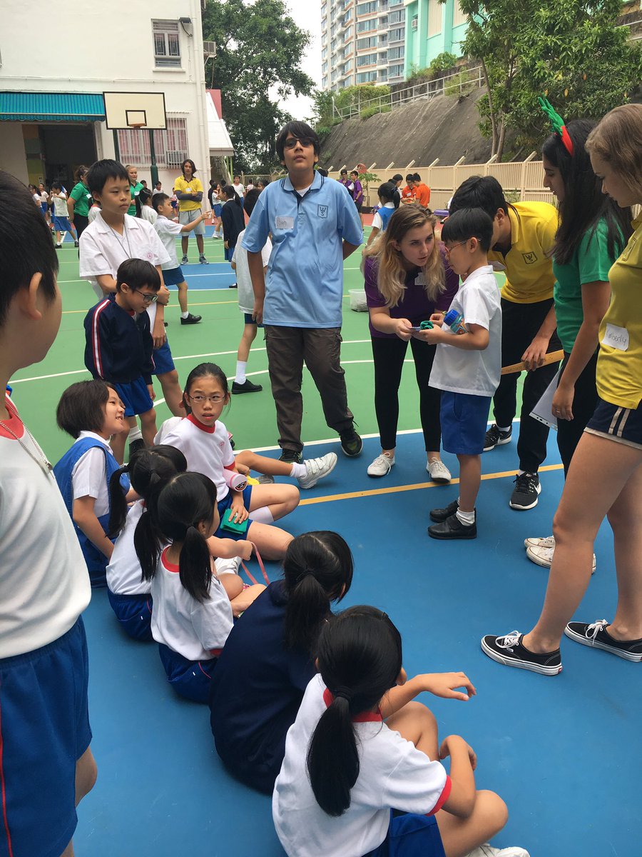 pakyuen1's tweet photo. Horizon Week Day 2 - local primary school service. #wis_hk #wis_hw17 https://t.co/aFHr7vXb4E
