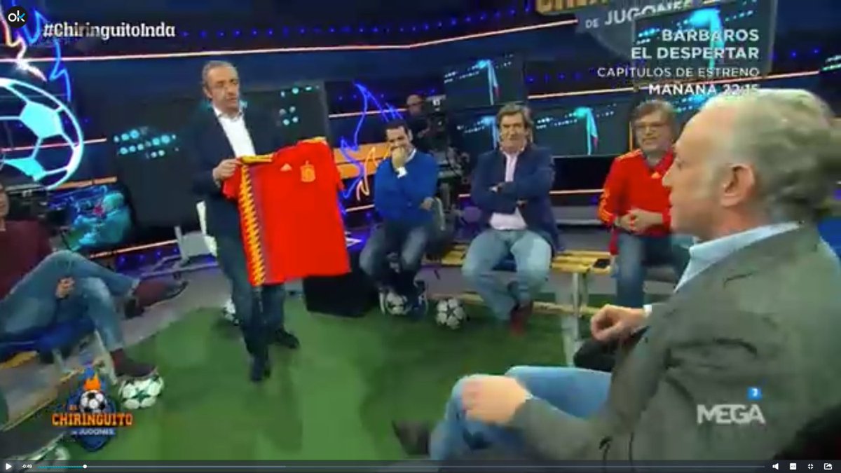 eduardoinda's tweet photo. La nueva camiseta de la Selección es repugnante https://t.co/867iTjm0YW https://t.co/I9K48mTHvM