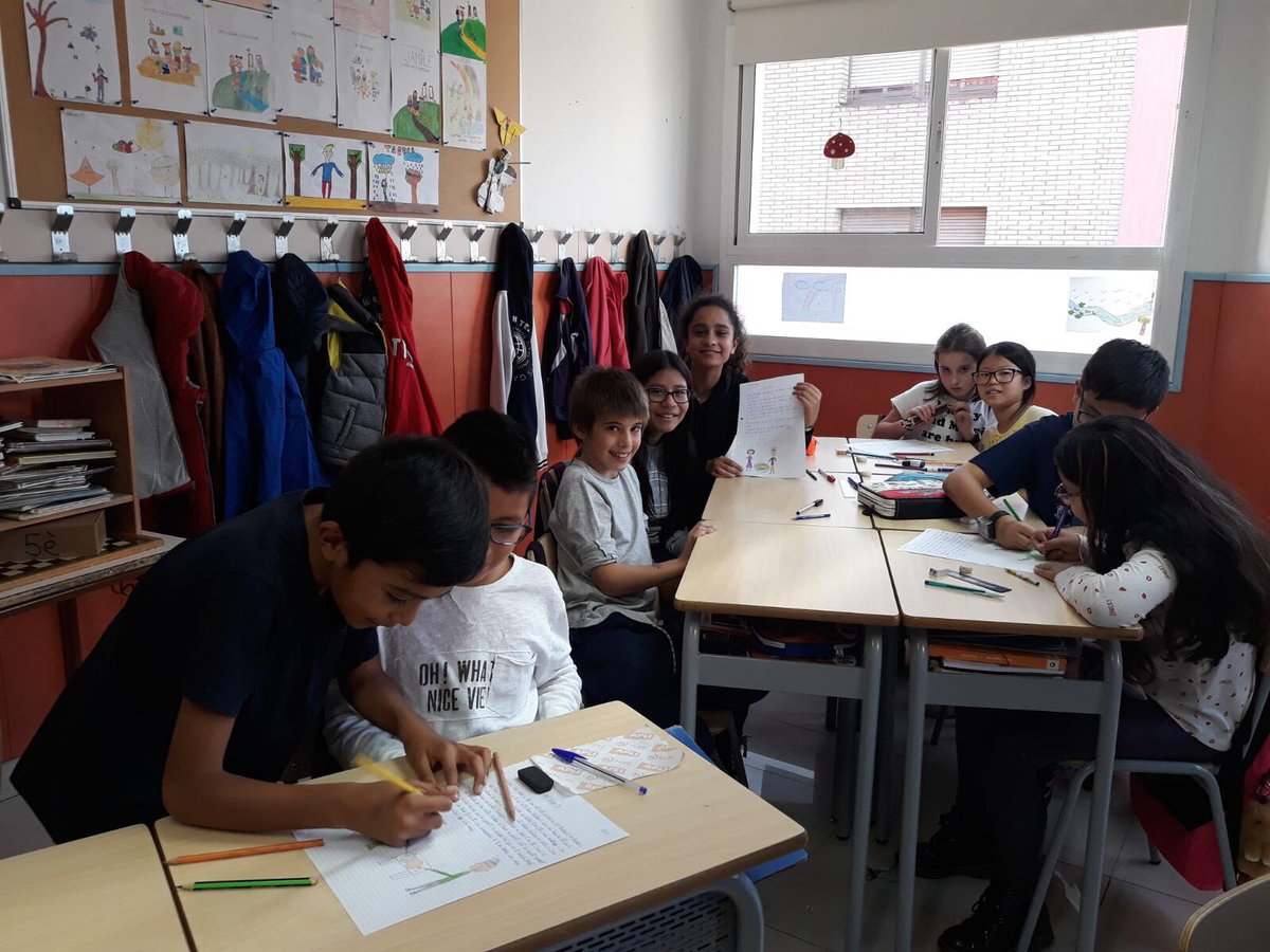 stgervasi's tweet photo. A 5è treballem ben a gust en equips! #treballperequips #compartimconeixements #stgervasi https://t.co/pDHhyYi4ze