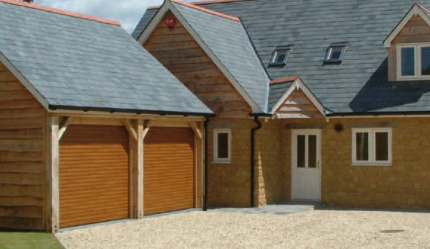 Our #RollerDoors are perfect coming into #Winter, find out more about them here > ow.ly/xcqy30gphwq