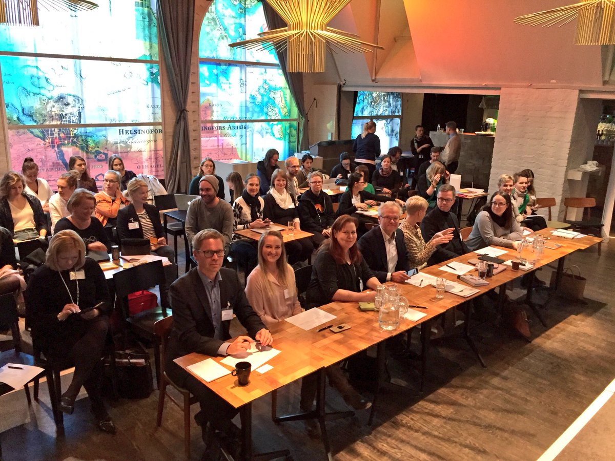 TekstiiliMuoti's tweet photo. Jännitys tiivistyy! #TexHack tuomaristo on valmiina ja joukkueiden pitchaukset alkamassa. #Hackathon https://t.co/GuGEsHqogL