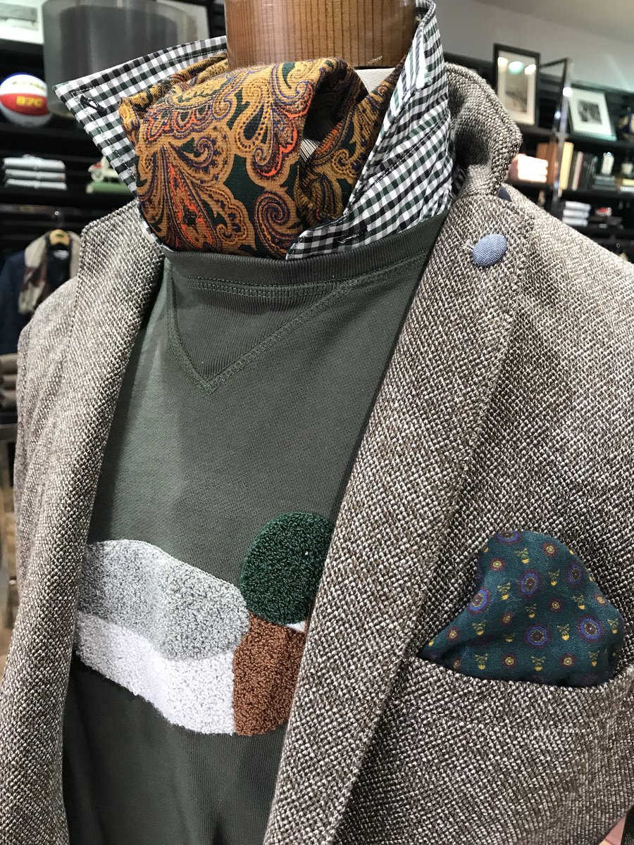 Presintown's tweet photo. Y este look resume muy bien nuestro estilo. El único objetivo es tener #MuchoRollo y desplegarlo en un lugar fantástico #EnElCorazónDeLorca https://t.co/26jxe9KZ5d