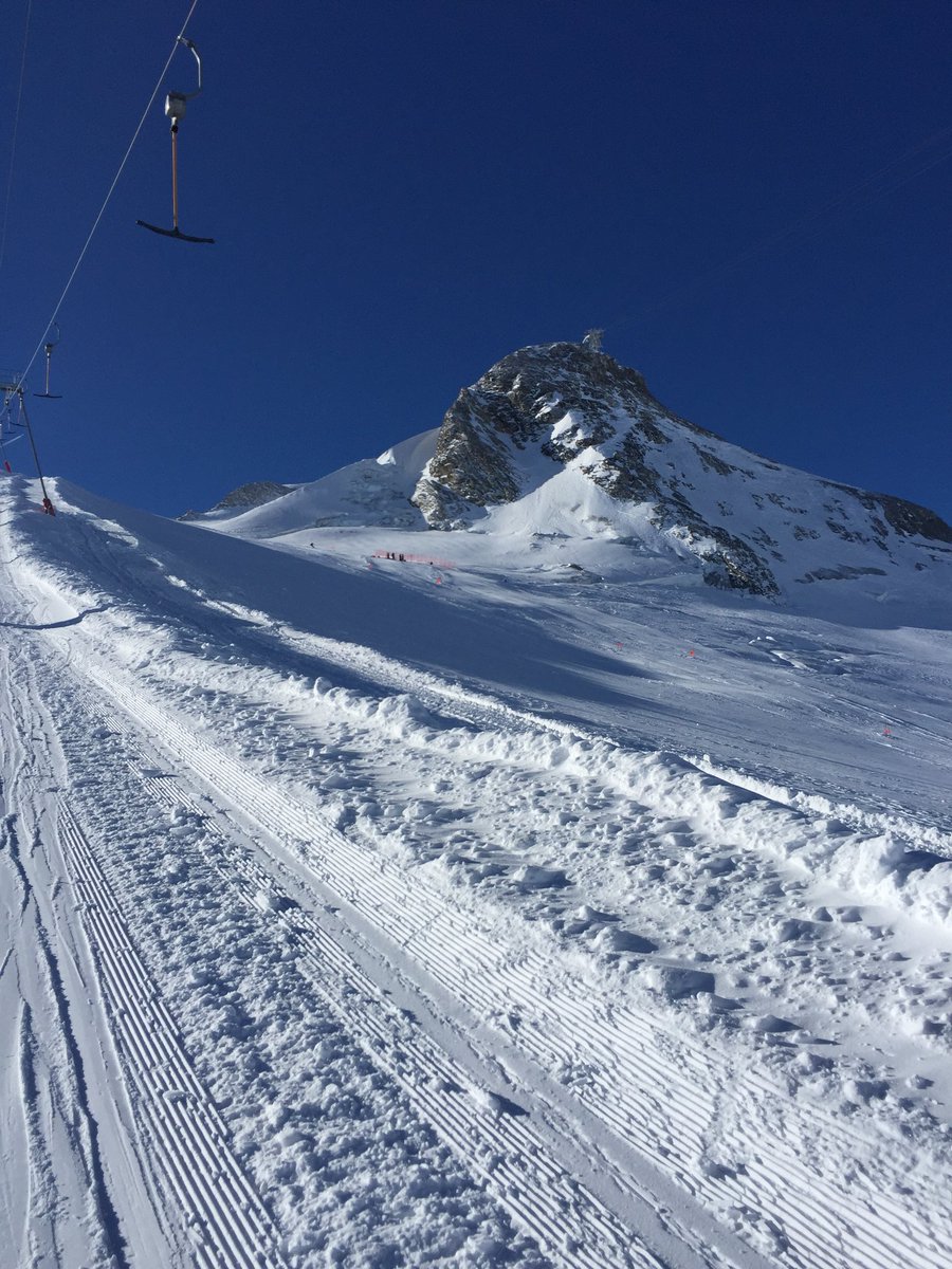 progressionski's tweet photo. Beautiful day up here at #GrandeMotte #tignes #bluebird #racing #progressionski https://t.co/WDgUdyQngX
