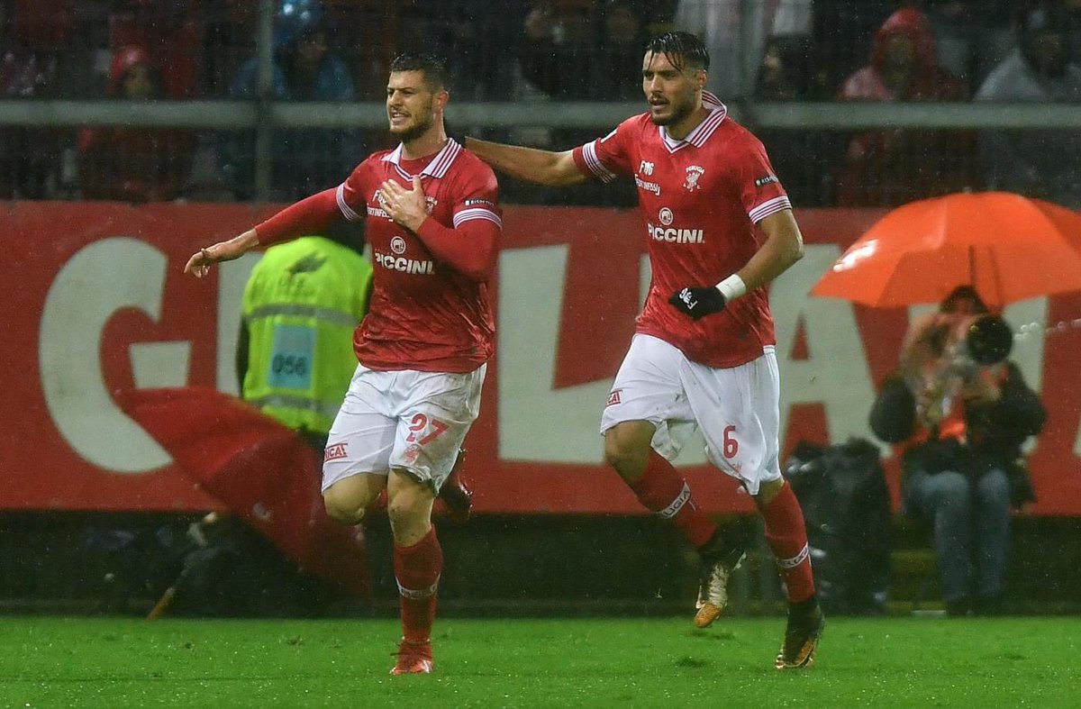 AlbertoCerri27's tweet photo. Un punto. Rimanere concentrati verso l'obiettivo.. dobbiamo sempre migliorarci.. 💪 Dai Grifo #forzagrifo https://t.co/he1UxYD7UN