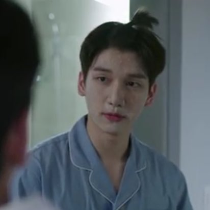 lowqualityhyuk's tweet image. 다음 사진은 무엇일까요?
1️⃣방금 캐내서 흙이 묻어있는 왕감자
2️⃣찹쌀가루 위를 굴러다닌 옹심이
3️⃣껍질을 벗기다 만 순우유맛 호빵
4️⃣콩고물이 잔뜩 묻은 인절미