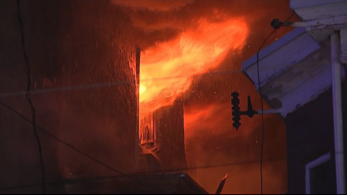 SteveLindsayCBS's tweet photo. #CBS3Breaking: At 6a on #CBS3, @TrangDoCBS3 tells us how this hero cop helped save a family from a burning home this morning! @PhillyPolice https://t.co/DjSmniJy5g