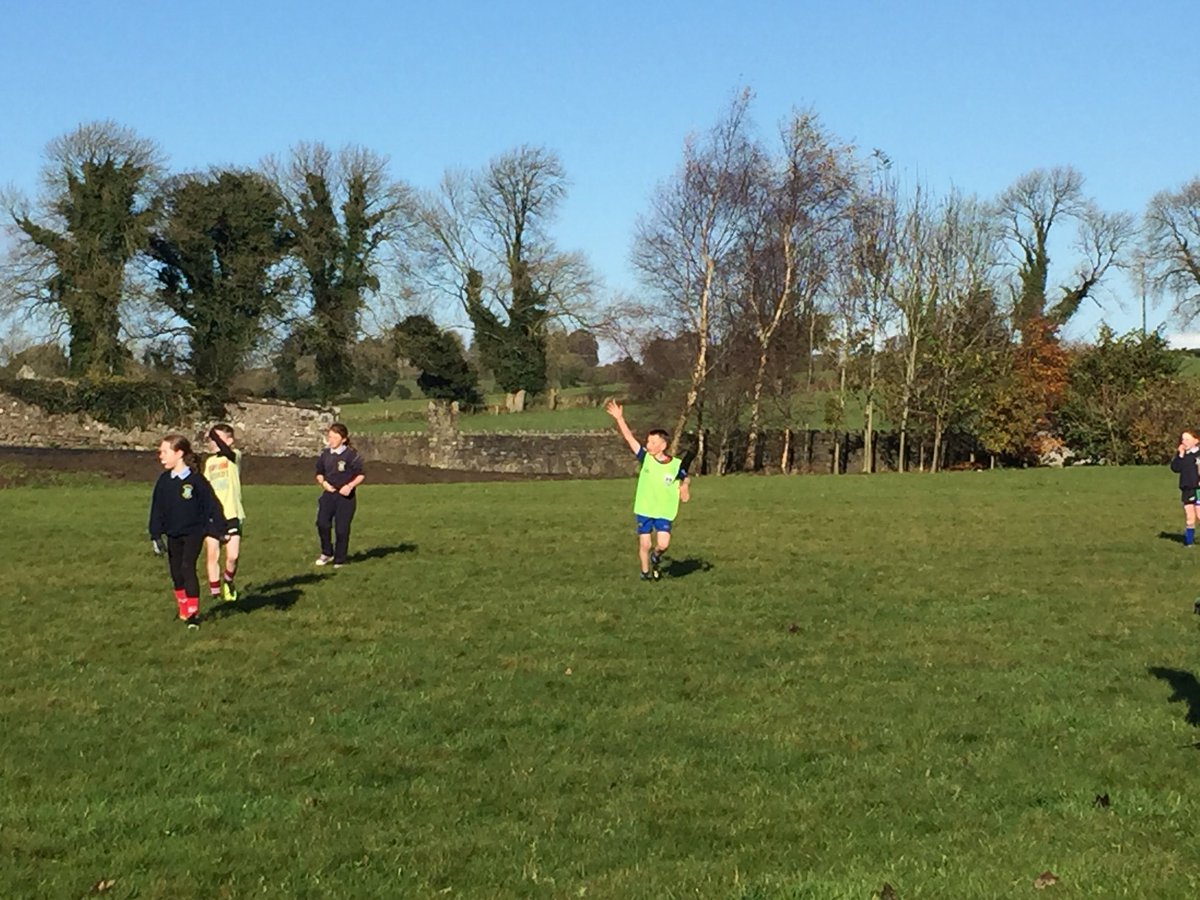 AbbeylaraNS's tweet photo. GAA coaching with Damien Sheridan in the sun this morning https://t.co/wuvz7fJggO