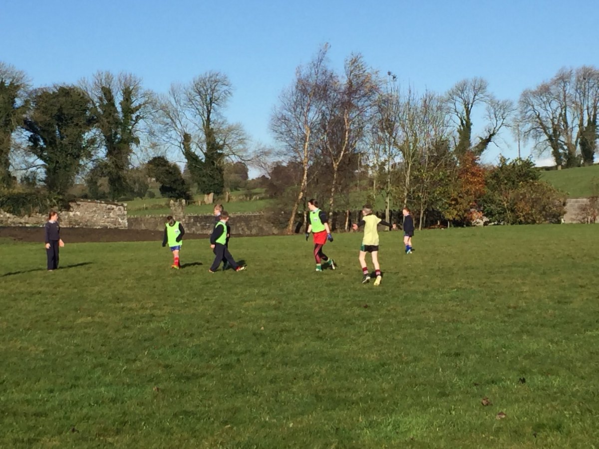 AbbeylaraNS's tweet photo. GAA coaching with Damien Sheridan in the sun this morning https://t.co/wuvz7fJggO
