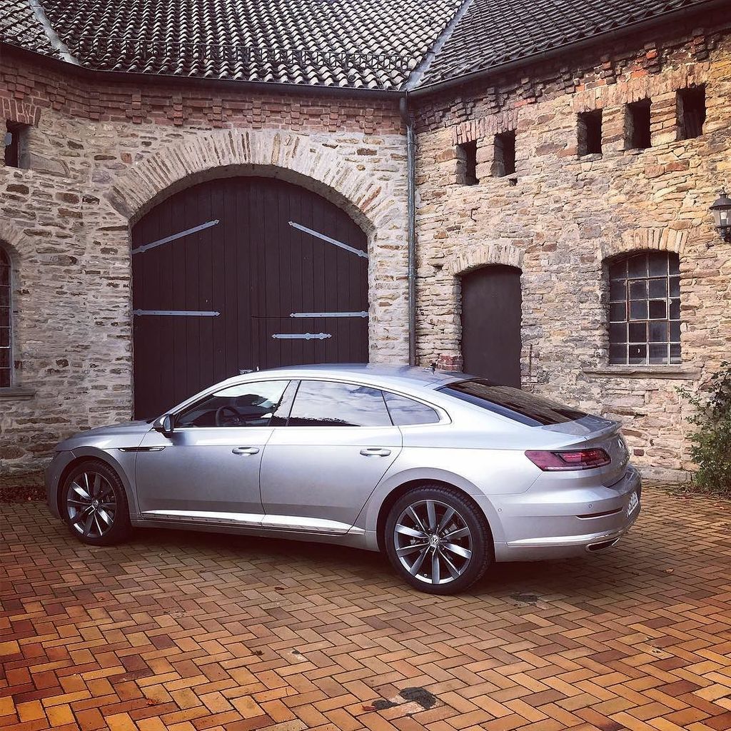 milos_willing's tweet photo. #VW #volkswagen #arteon #car #limousine #picoftheday https://t.co/IzeBqPLhDF